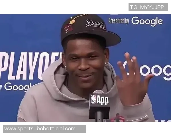 爱德华兹华丽突破拉杆换手上篮精彩得分引爆全场激情