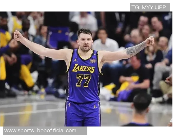 东契奇训练后带队友团建体验保时捷专业赛道试驾乐趣