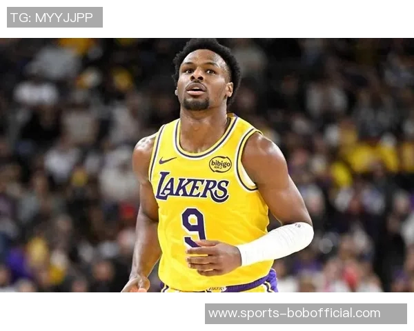 夸梅直言布朗尼在大学表现平平不及部分高中球员的潜力与实力