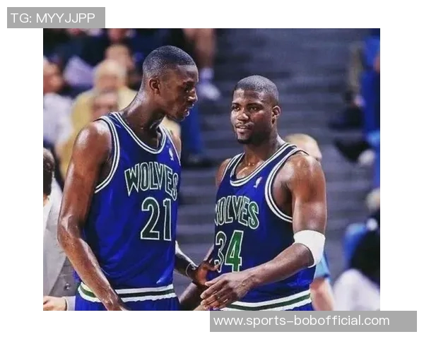 加内特透露与文班深入探讨攻防技巧与心态调整未涉及垃圾话内容