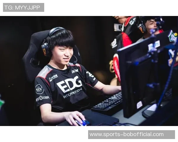 即将步入而立之年的西蒙斯钓鱼是否在为重返联盟做好准备